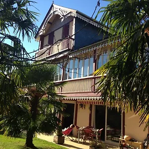 Couette-café Des Palmiers, Bagnères-de-Bigorre